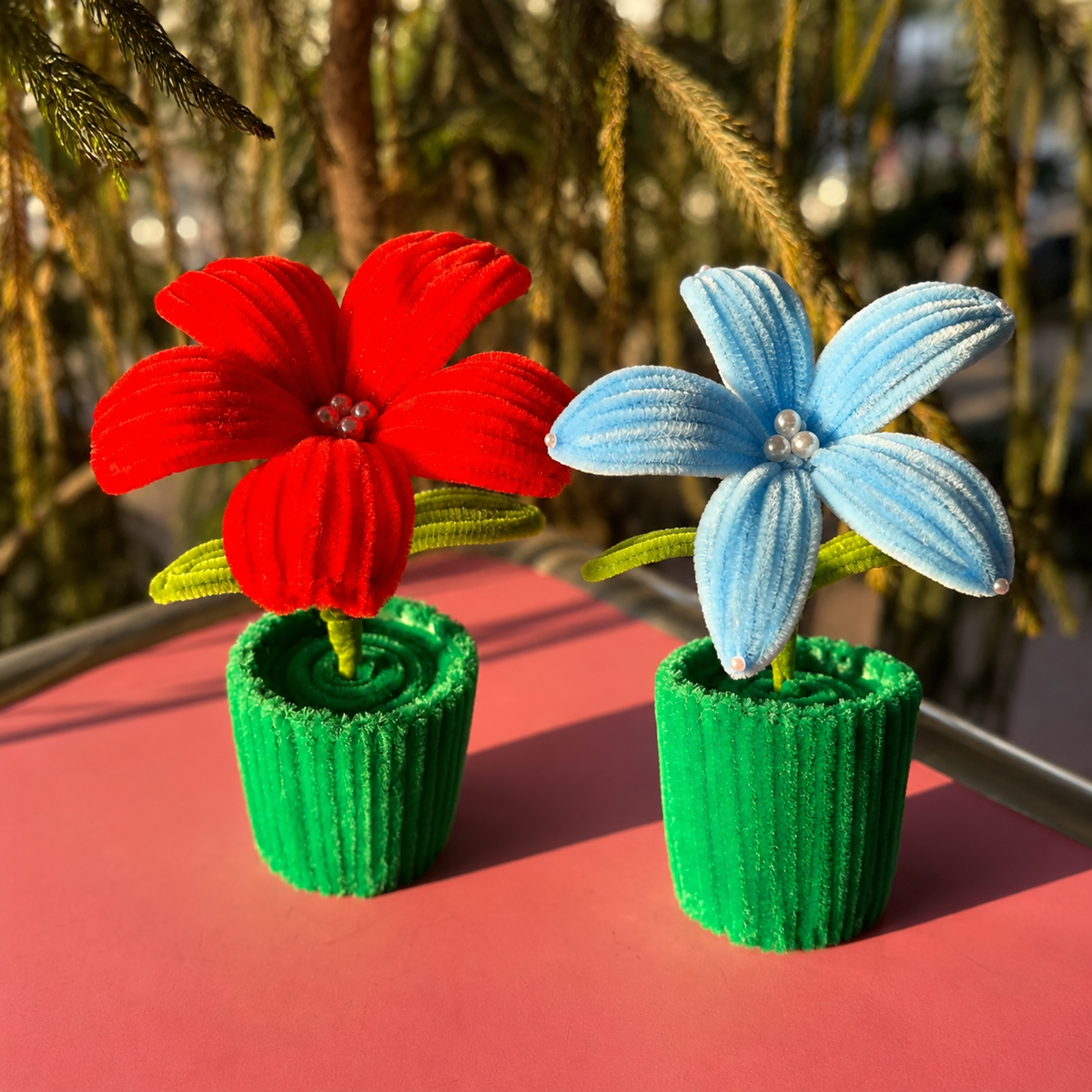 Set of 2 Handmade Flower Cups – Red & Sky Blue